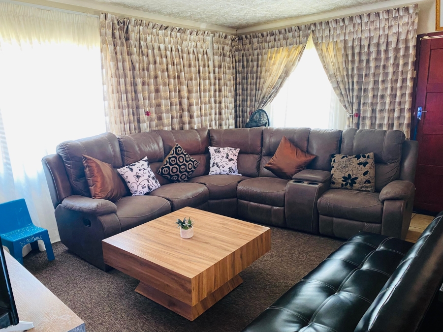 3 Bedroom Property for Sale in Waterkloof Hill Estate North West